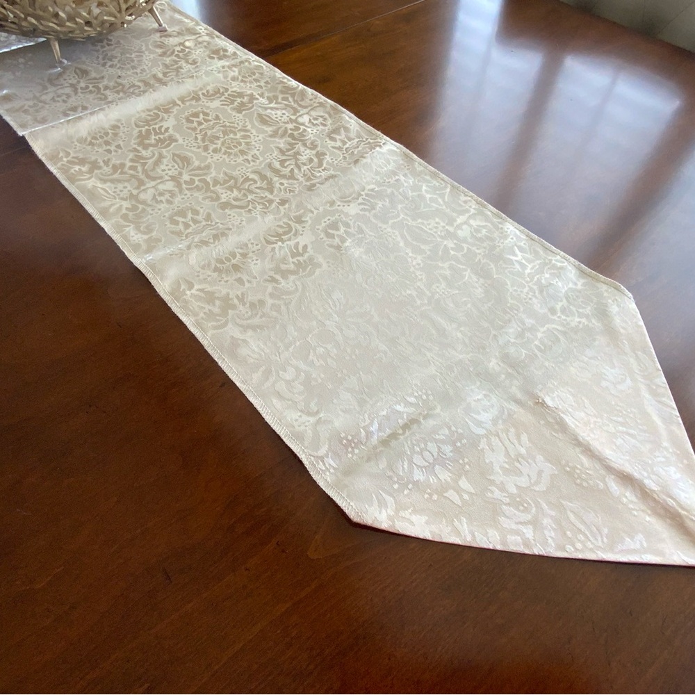 Set of 3 Gold Table Runners - Picture 3 of 6